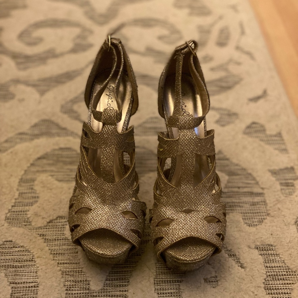 Qupid Sparkly heels